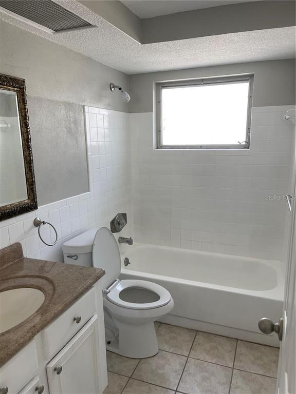 Building Photo - 1140 Viking Dr