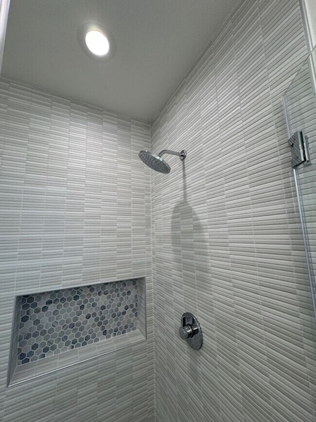 Building Photo - 6170 Briercrest Ave