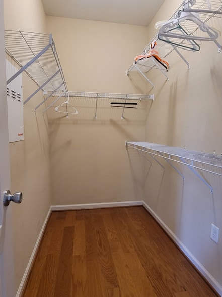 Building Photo - 5833 Kindley Dr