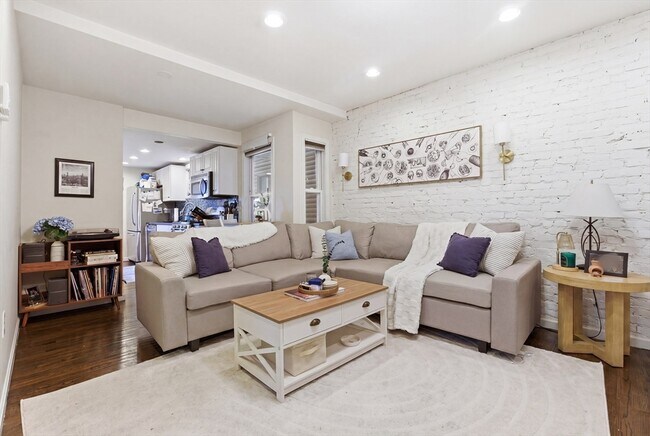 Building Photo - 245 W Fifth St