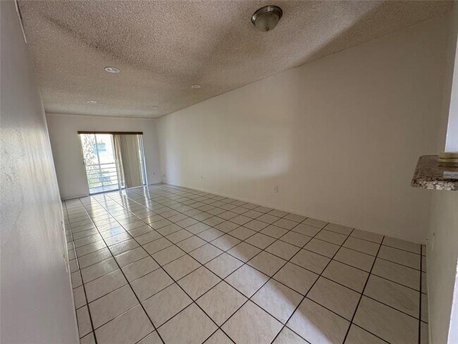 Building Photo - 4111 Stirling Rd