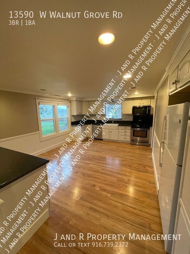 Building Photo - 13590 W Walnut Grove Rd