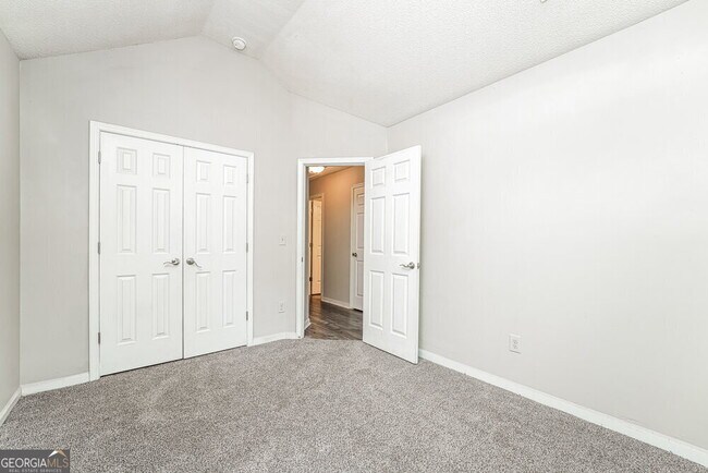 Building Photo - 2404 Rambling Way