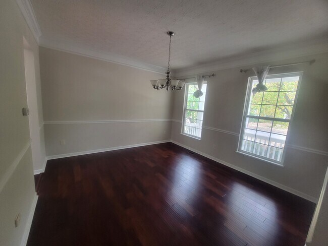 Building Photo - 6444 Hilltop Trail Dr