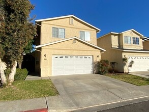 Building Photo - Beautiful 3 Bedrooms in Granite Hills