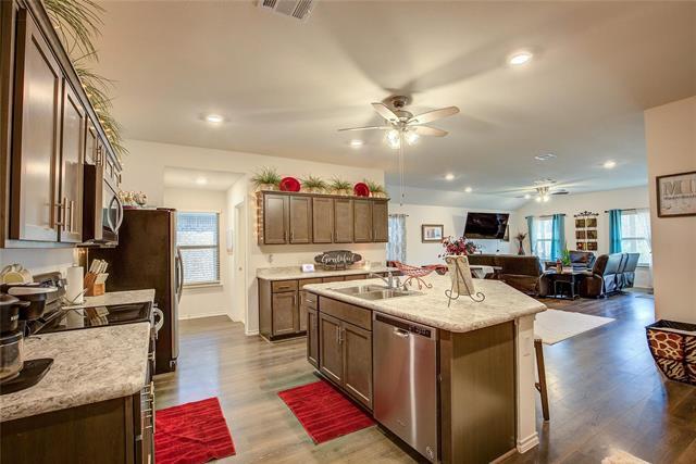 Building Photo - 1004 Basswood Ln