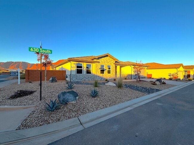 Building Photo - New 3 bed, 2.5 bath with 2 car garage home