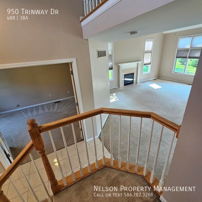 Building Photo - 950 Trinway Rd