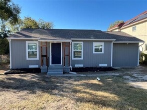 Building Photo - 310 Wista Vista Dr