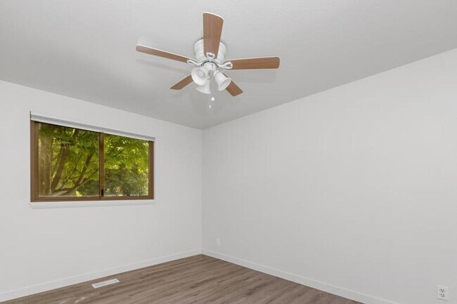Building Photo - 3 Bedroom home in Eagle with ADU _ Pets We...
