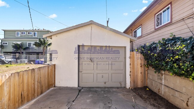 Building Photo - Newly Renovated, Beautiful 2-Bed/1Bath Sta...