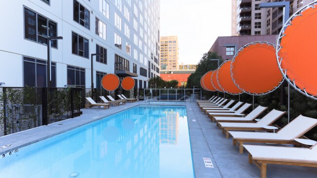 Building Photo - 225 S Grand Ave