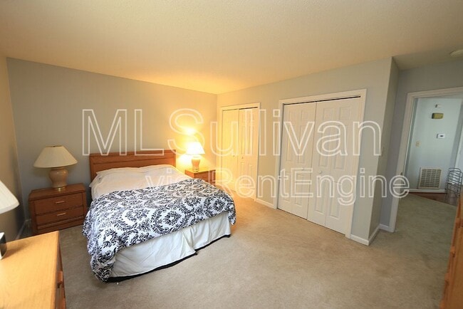 Building Photo - 4320 Beechnut Ln