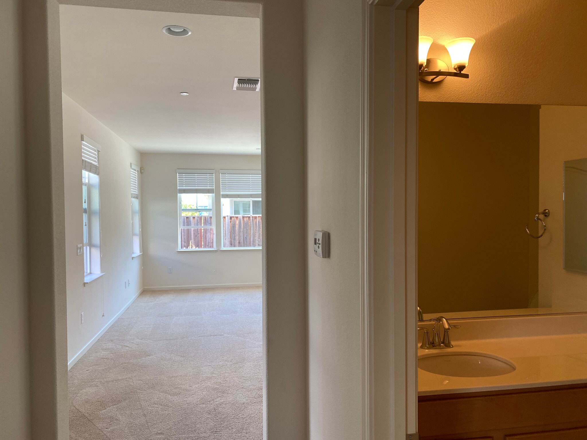 Building Photo - 830 San Bernardo Ln