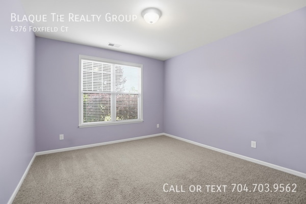 Building Photo - 4376 Foxfield Ct