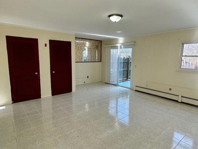 Building Photo - 10 Chaucer Ct