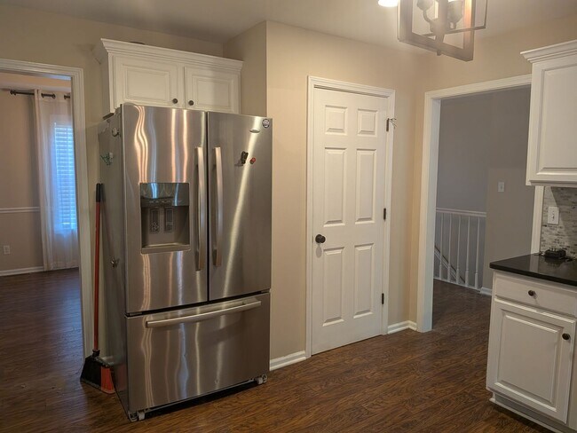 Building Photo - 4108 Cedar Crest Ln