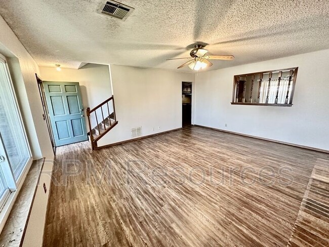 Building Photo - 1000 Juno Cir
