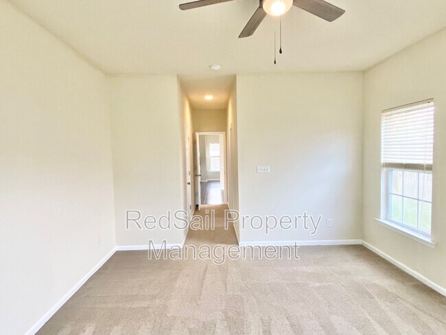 Building Photo - 405 Holmes Blvd