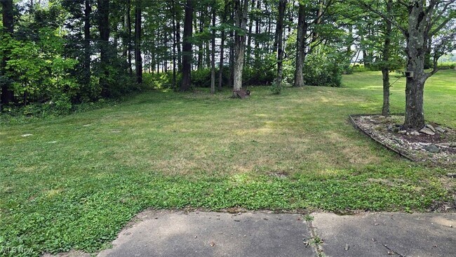 Building Photo - 6862 Westview Dr