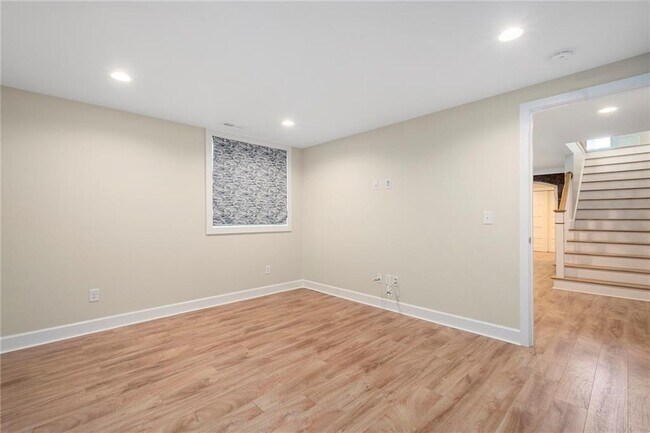 Building Photo - 597 Angell St