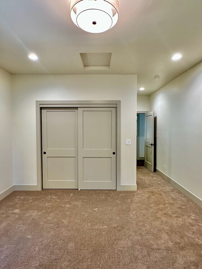 Building Photo - 10416 Harmony Ridge Rd