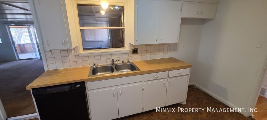 Building Photo - 210 N Glenwood Dr