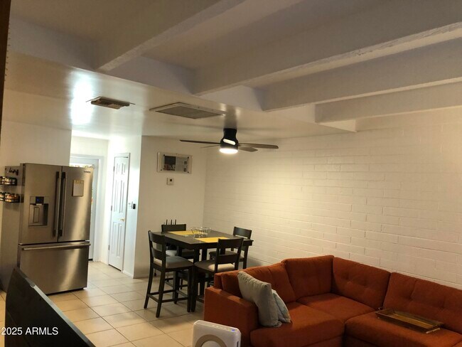 Building Photo - 2025 S Granada Dr