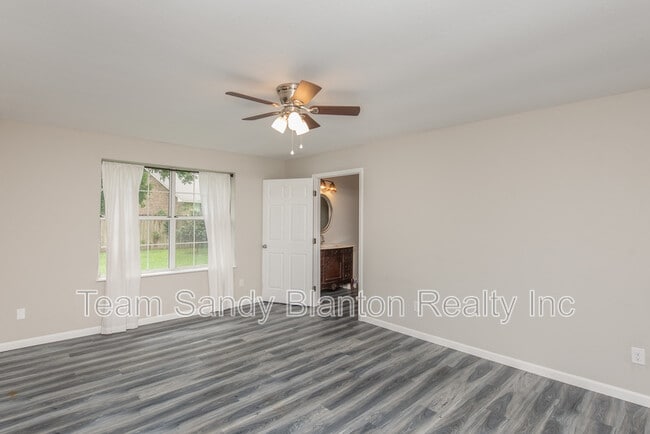Building Photo - 2217 N 61st Ave