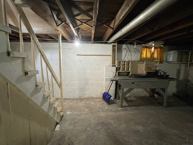 Building Photo - 31 Francis Ave