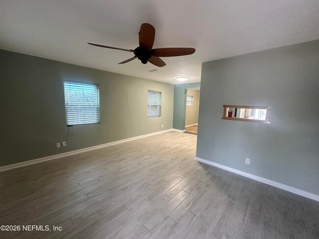 Building Photo - 820 3rd St N