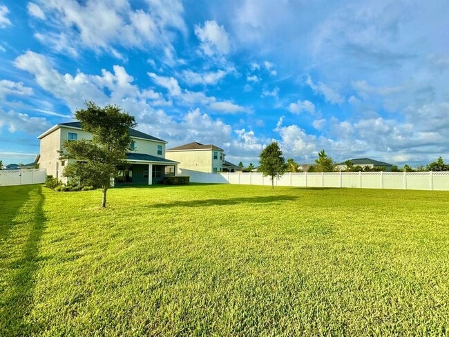 Building Photo - 34159 Astoria Cir