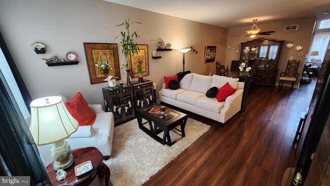 Building Photo - 168 Pennsbury Ln