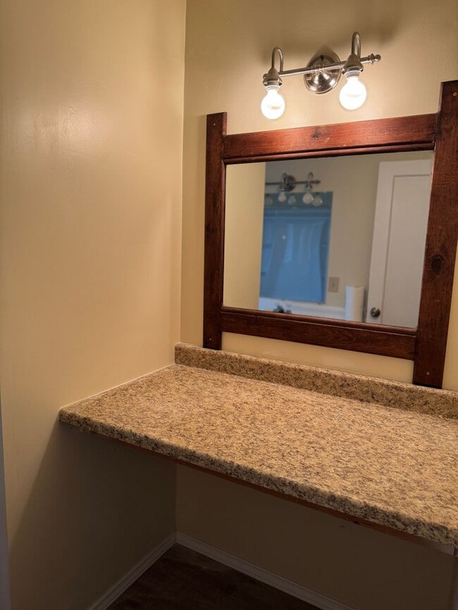 Building Photo - Unique 2 story, 3 bed home in Mount Vernon