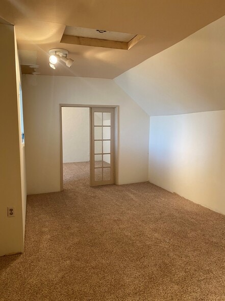 Building Photo - 4139 Jackson Ave