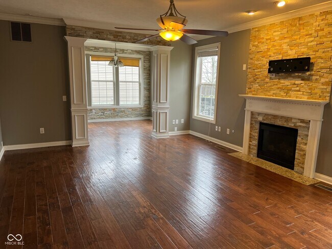 Building Photo - 11237 Niagara Dr