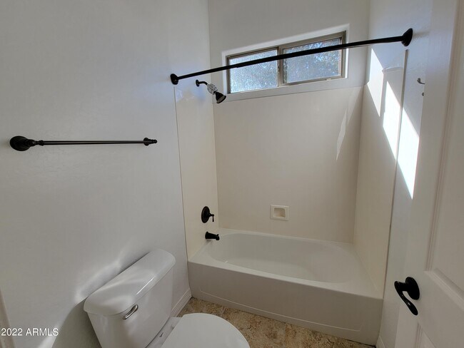 Building Photo - 6335 S Roanoke St