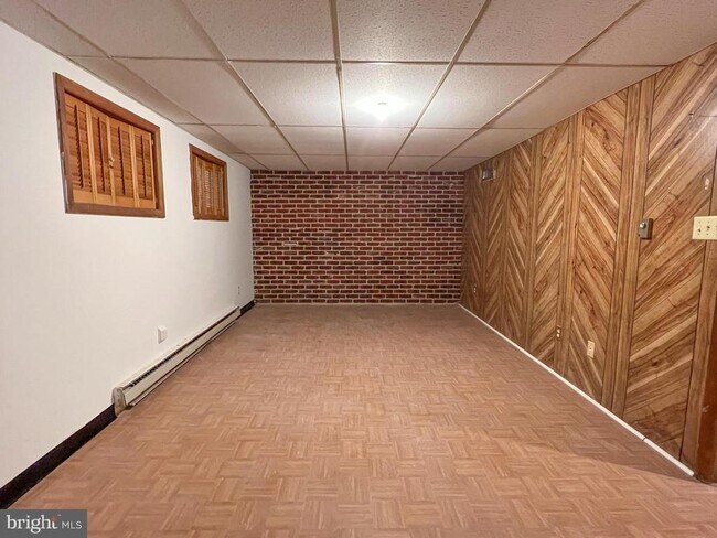 Building Photo - 19920 Waterloo Ct