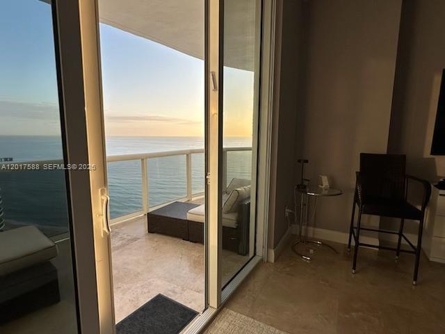 Building Photo - 15811 Collins Ave