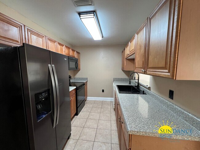 Building Photo - Charming 3 Bedroom Eagles Landing Townhous...