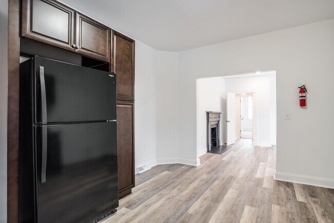 Building Photo - 120 North Mathilda Street