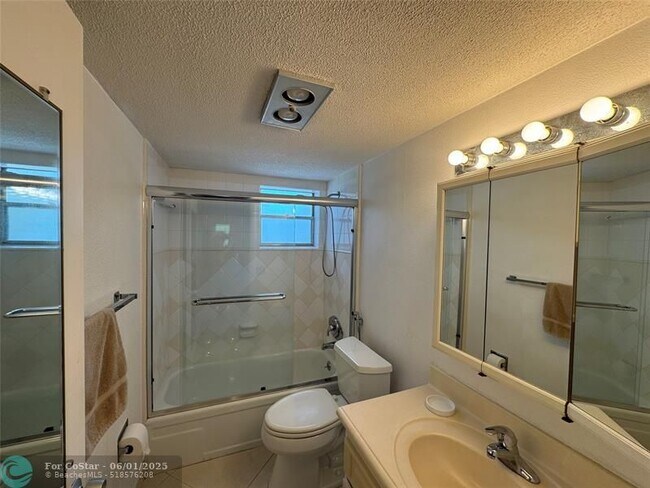 Building Photo - 1481 S Ocean Blvd