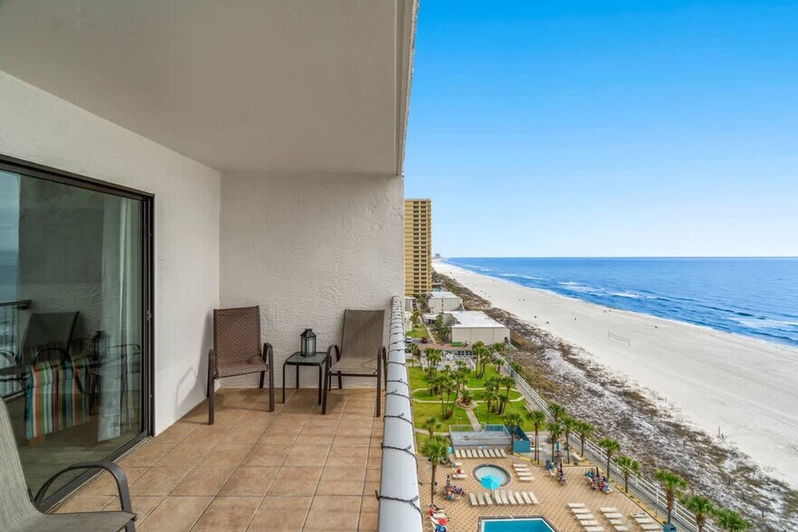 Building Photo - 8743 Thomas Dr