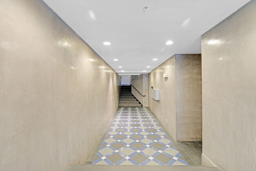 Building Photo - 249 Shipley St