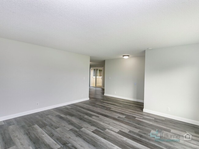 Building Photo - START THE YEAR RENT FREE! Charming 4-Bedroom Keizer Home Close to Everything