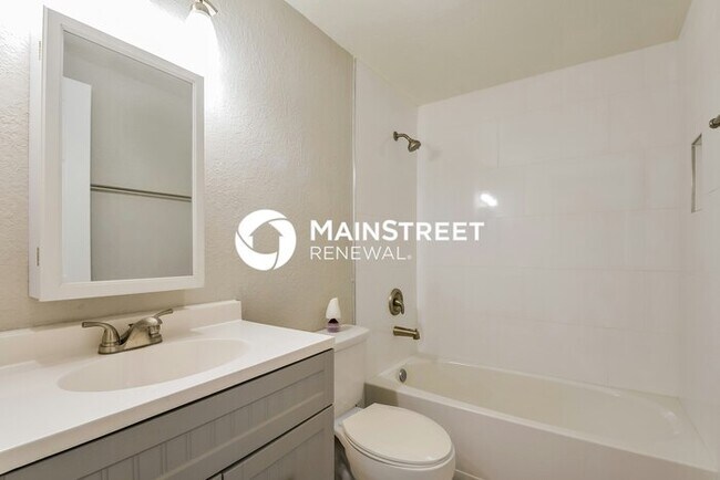 Building Photo - 3 Bedroom Pet-Friendly Home in VENICE, FL with Main Street Renewal