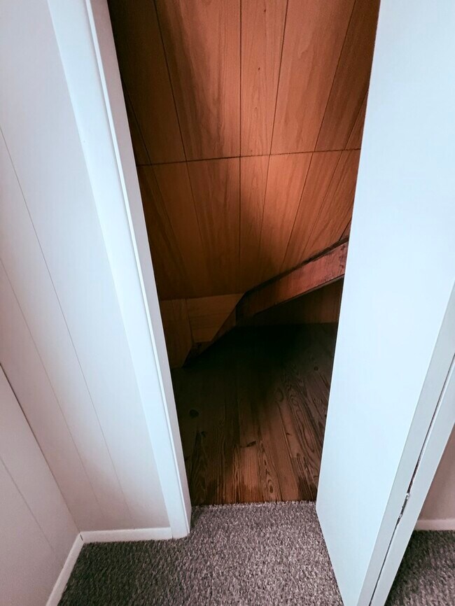 Building Photo - Newly Renovated 3BR 2BA Home w/ Garage + Washer/Dryer in the heart of Wickliffe, OH.