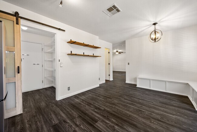 Building Photo - 3304 Captain Ladd Ct