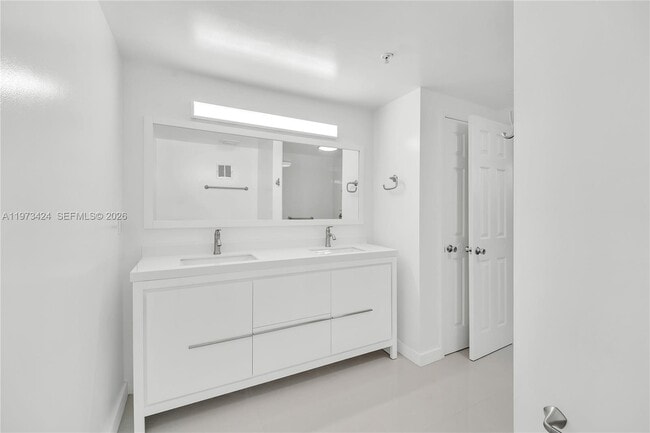 Building Photo - 151 SW 117th Ave