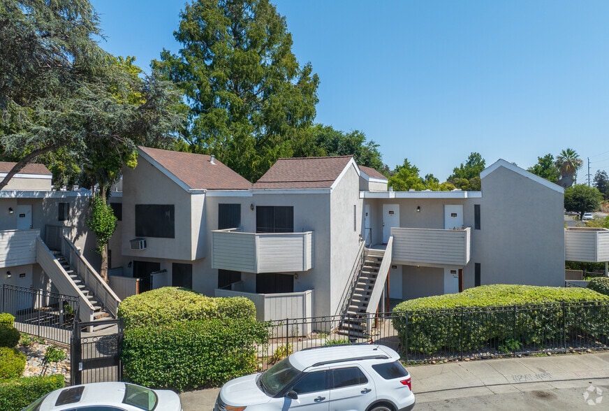 Primary - The Iron Horse Apartments